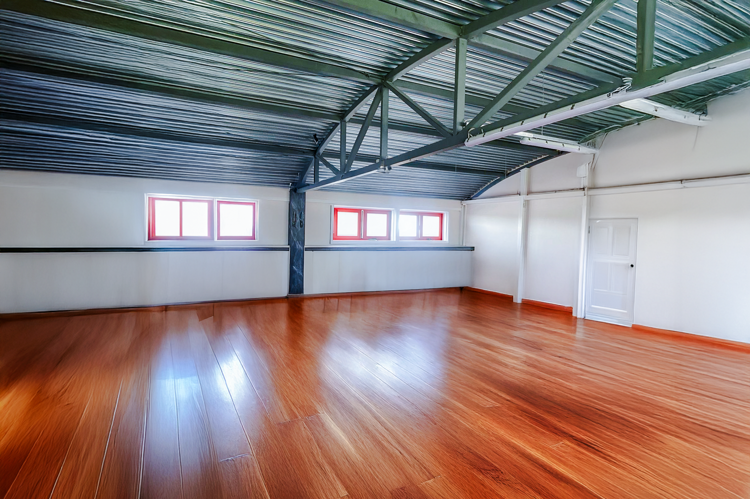 180m² commercial