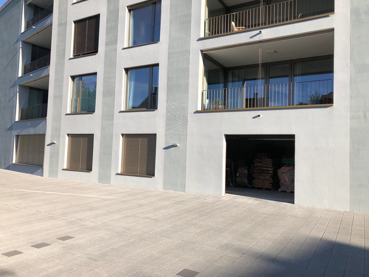 135m² commercial