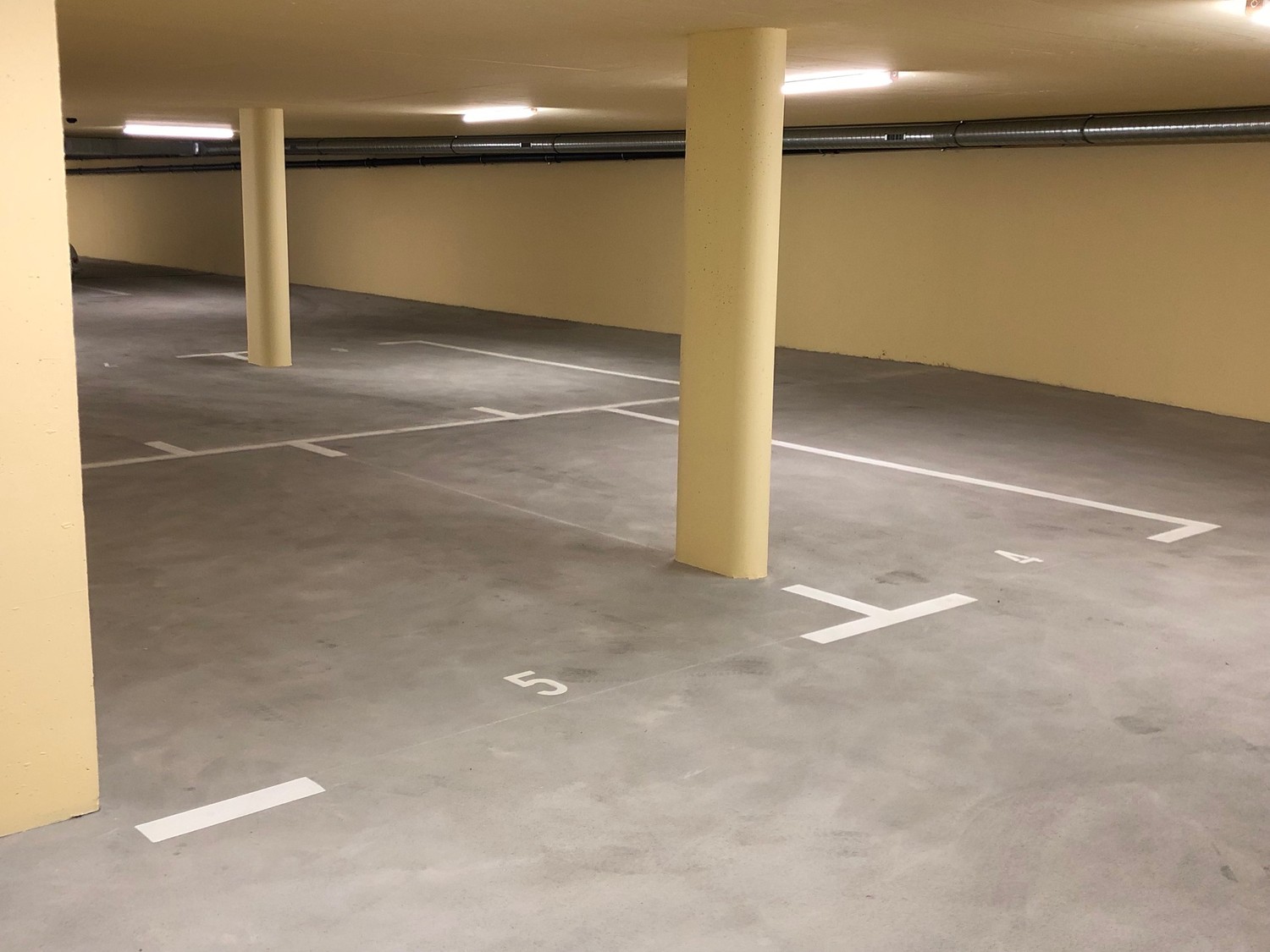 135m² commercial