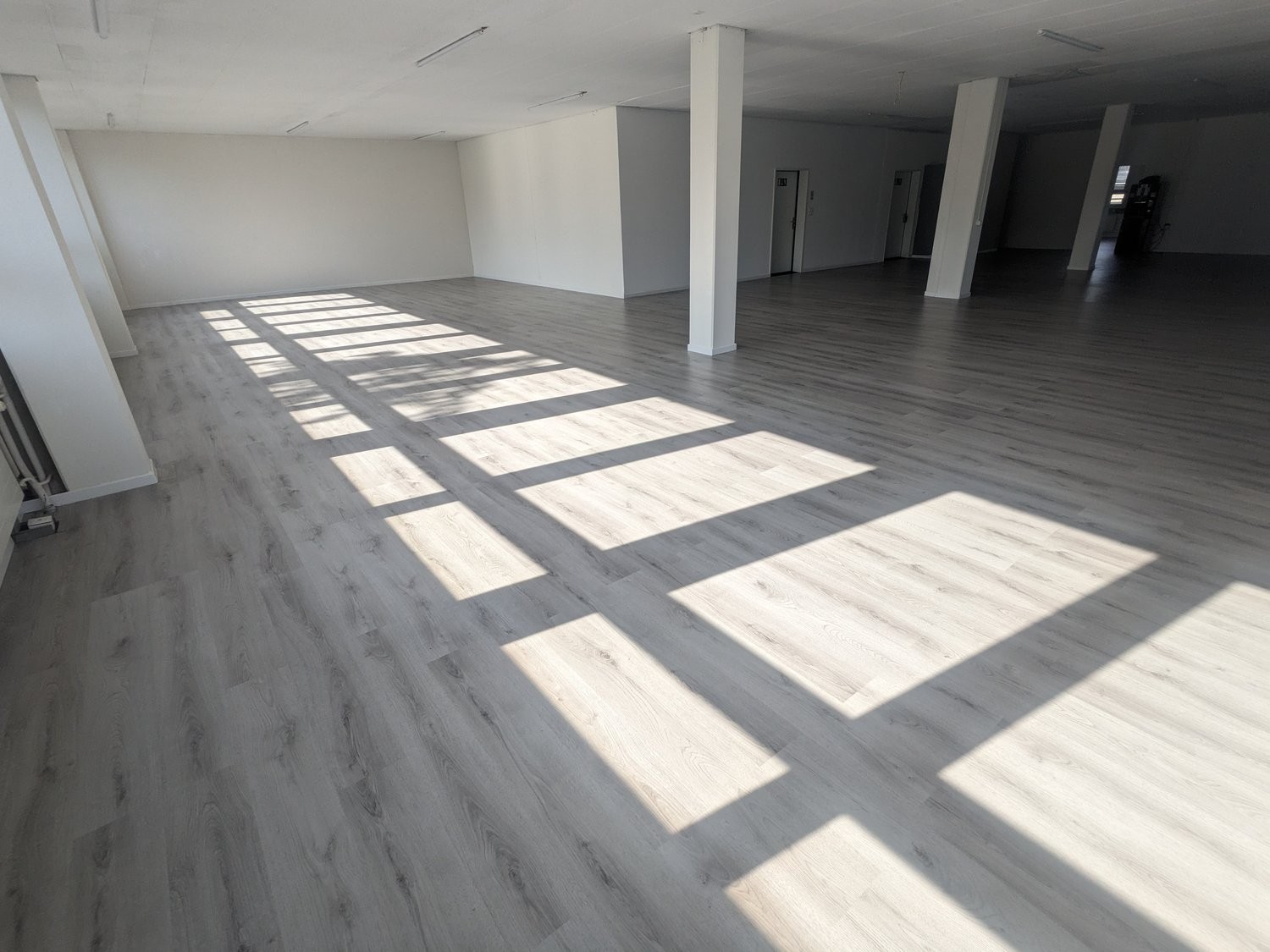 165m² commercial, Foto 1 von 3