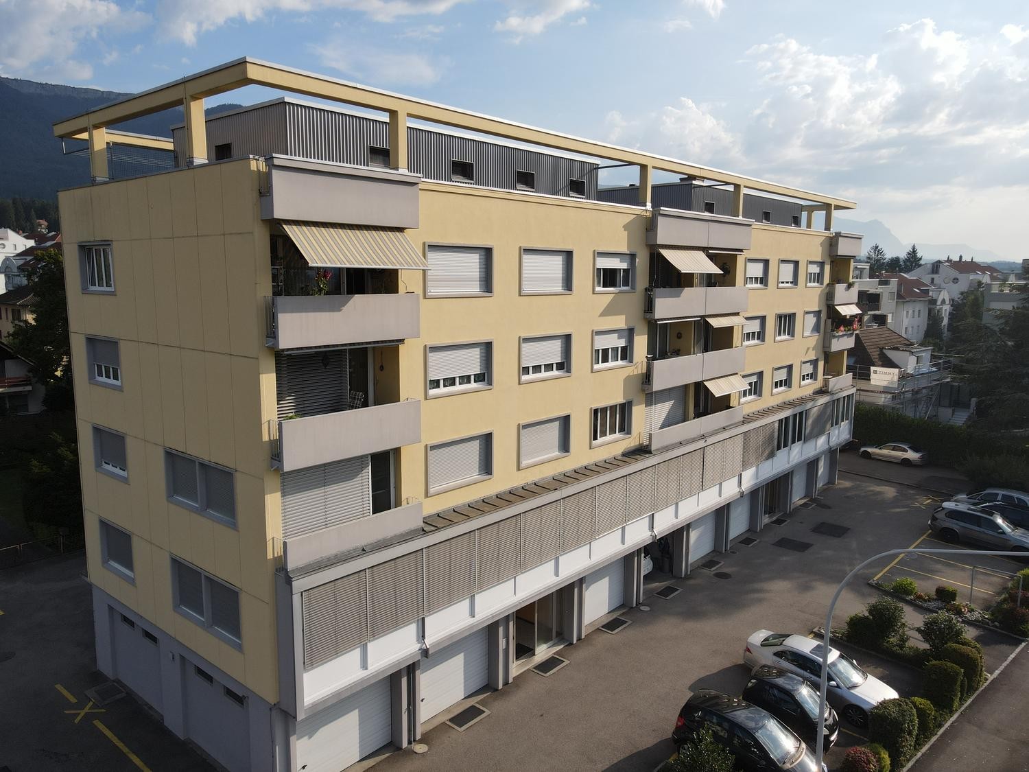 Atelier de 196m², photo 1 sur 6