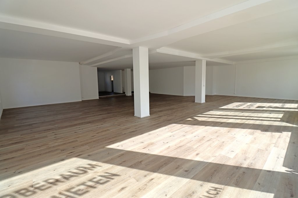 235m² commercial