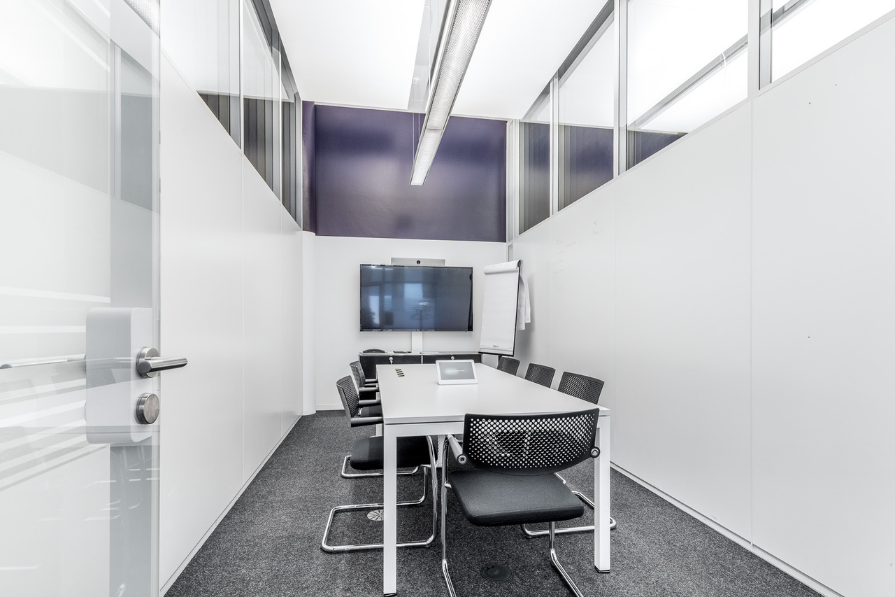 980m² office