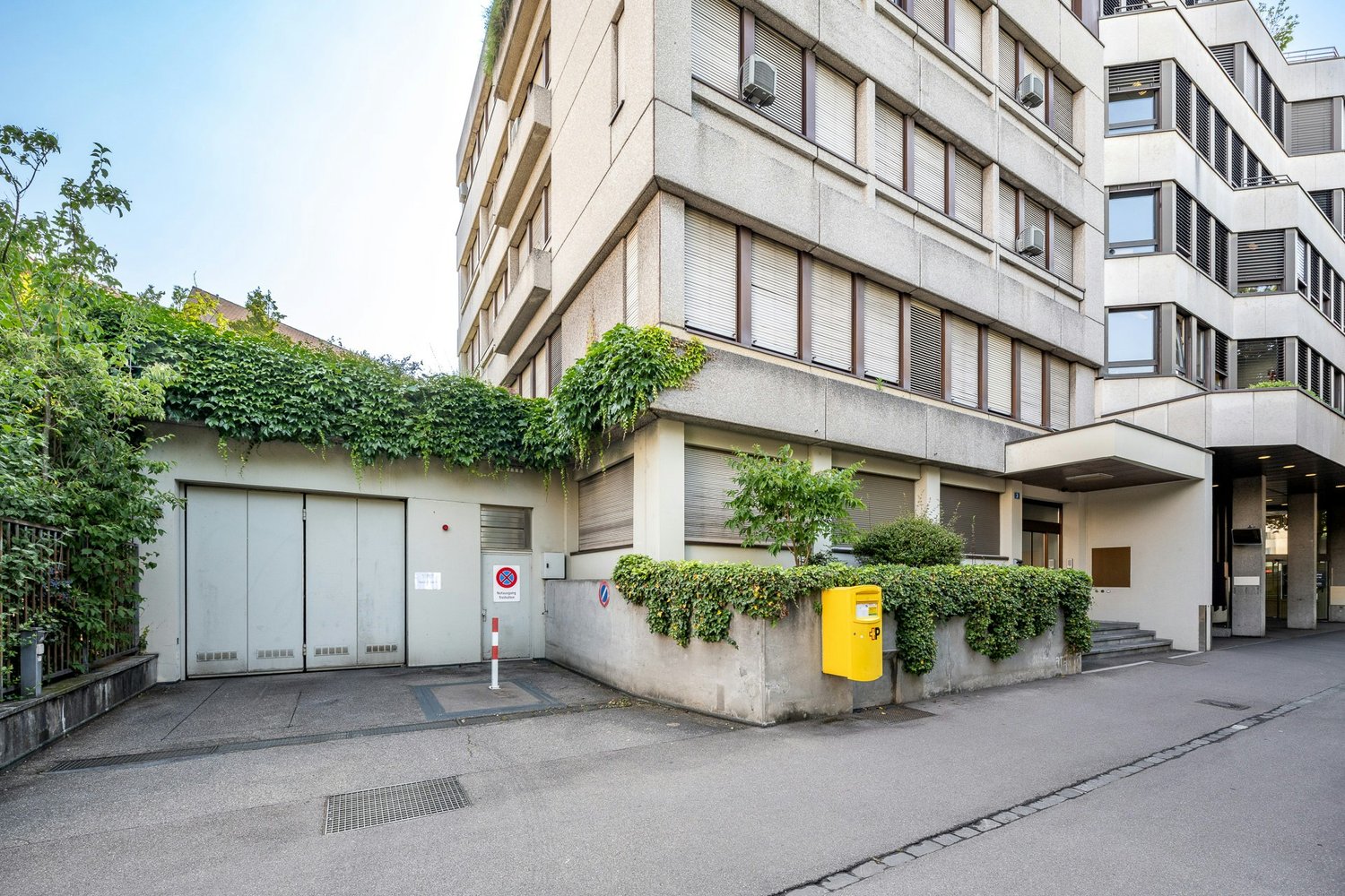 52m² office