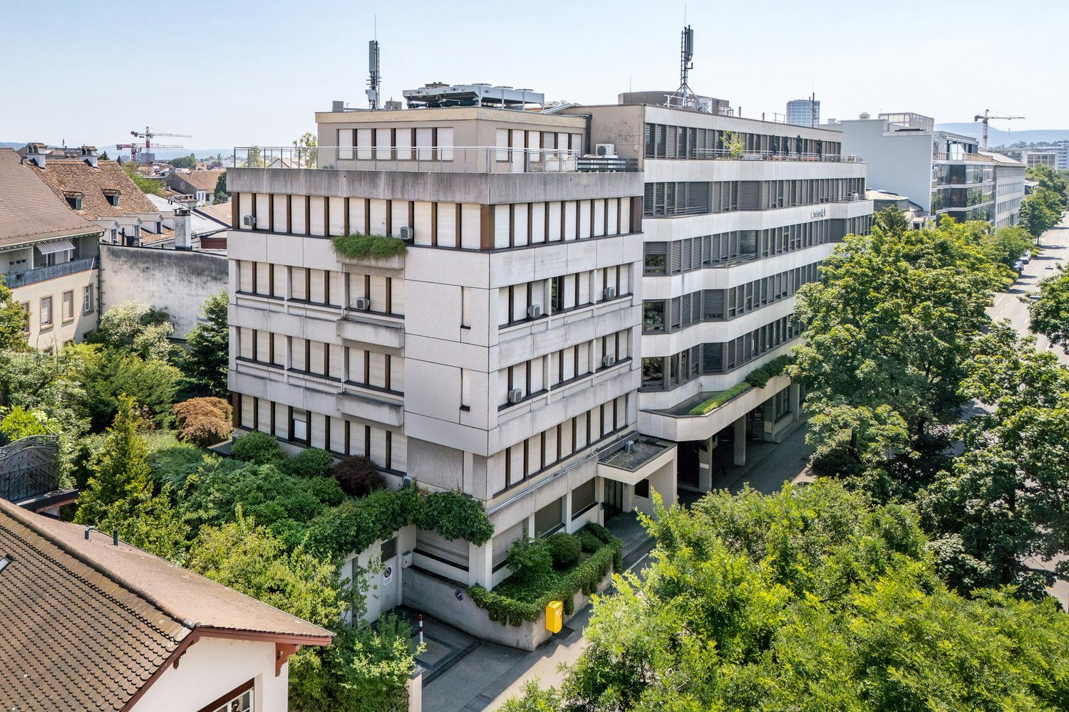 52m² office