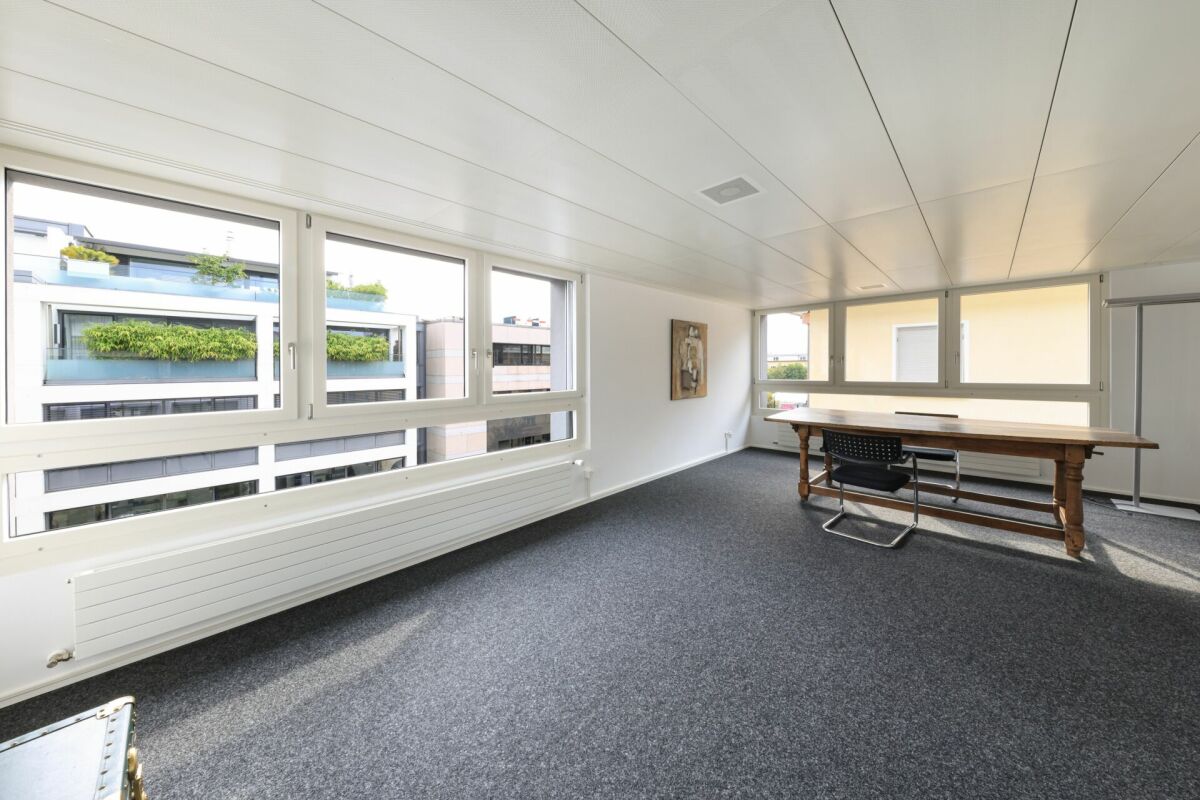 210m² office