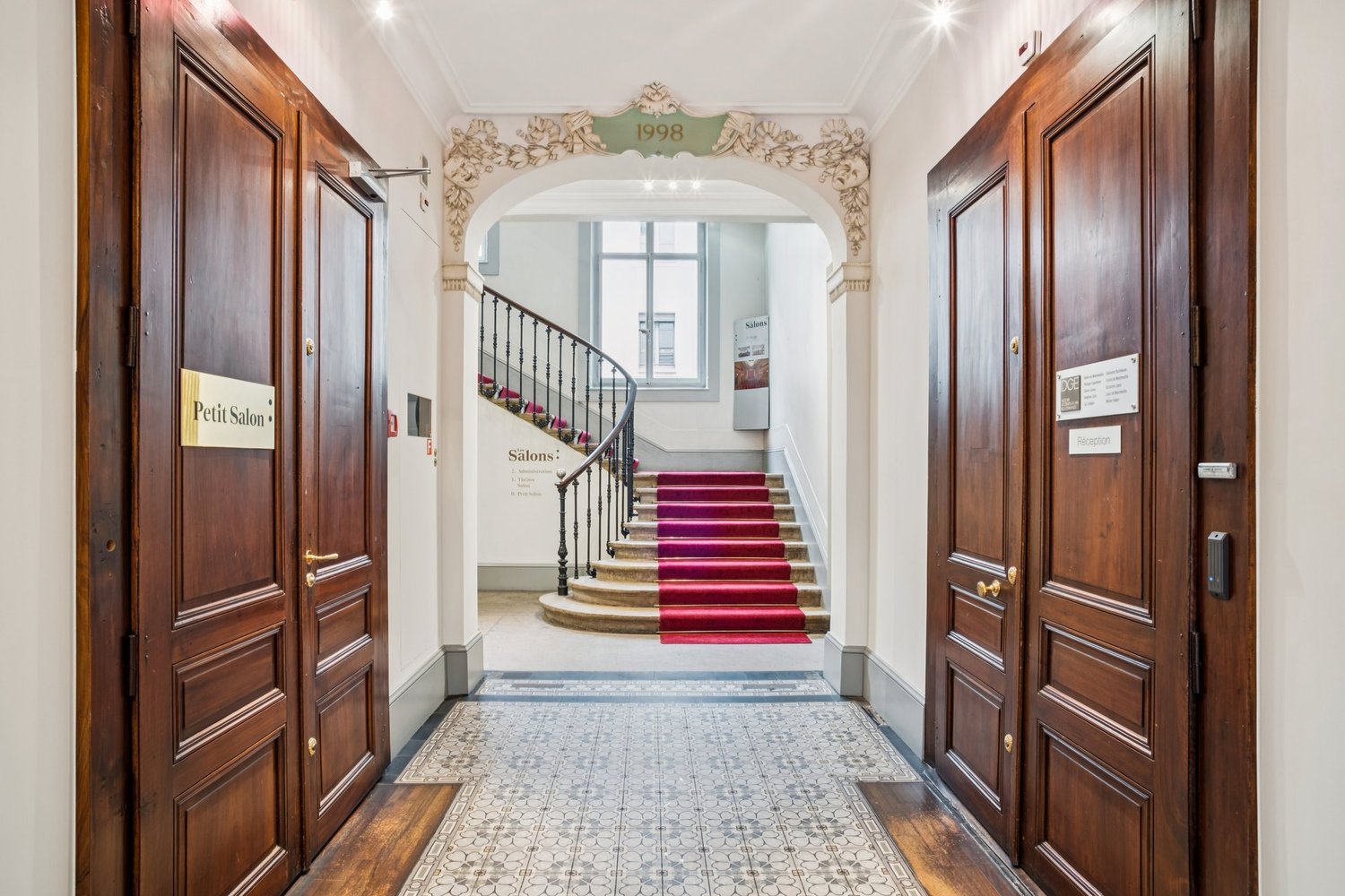 640m² Büro, Foto 1 von 9