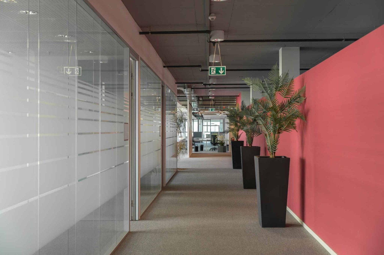 389m² Büro, Foto 5 von 6