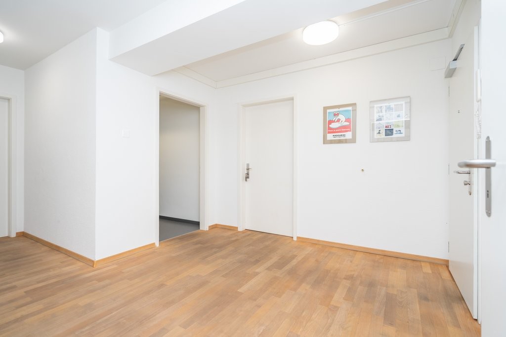 356m² office