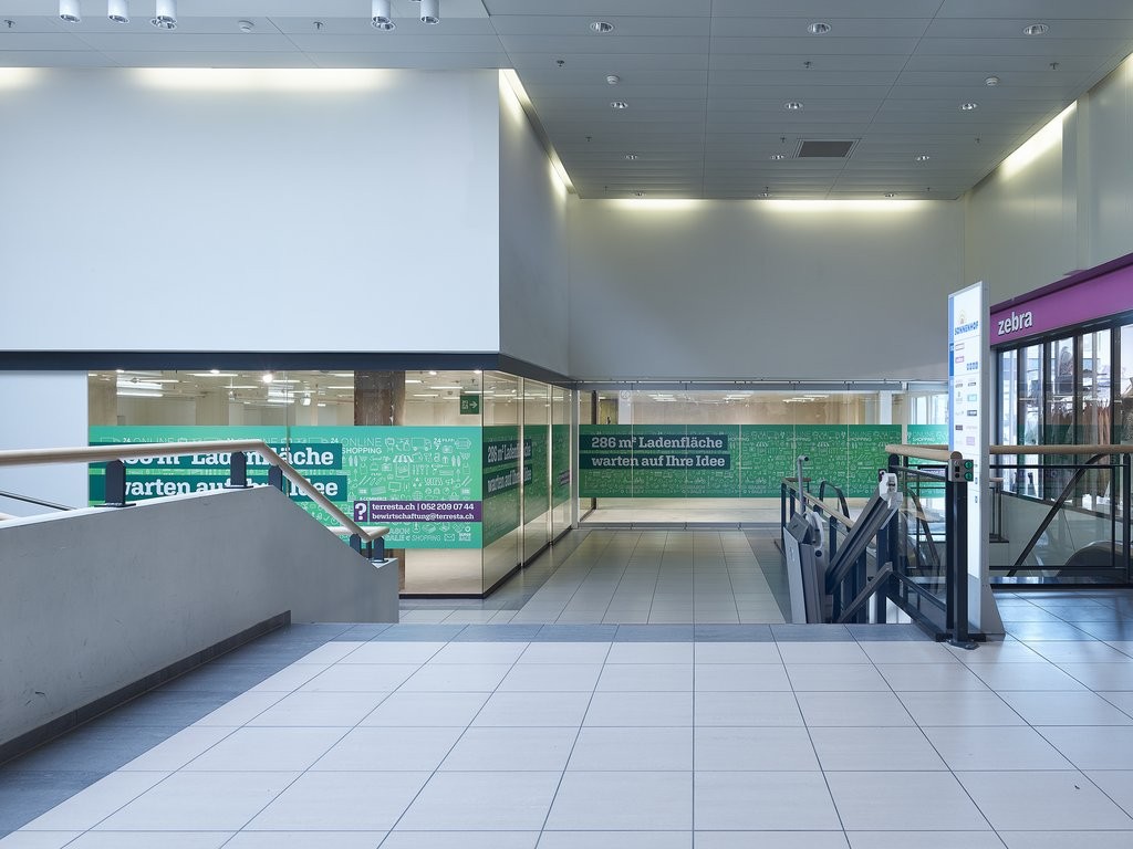 Magasin de 371m²