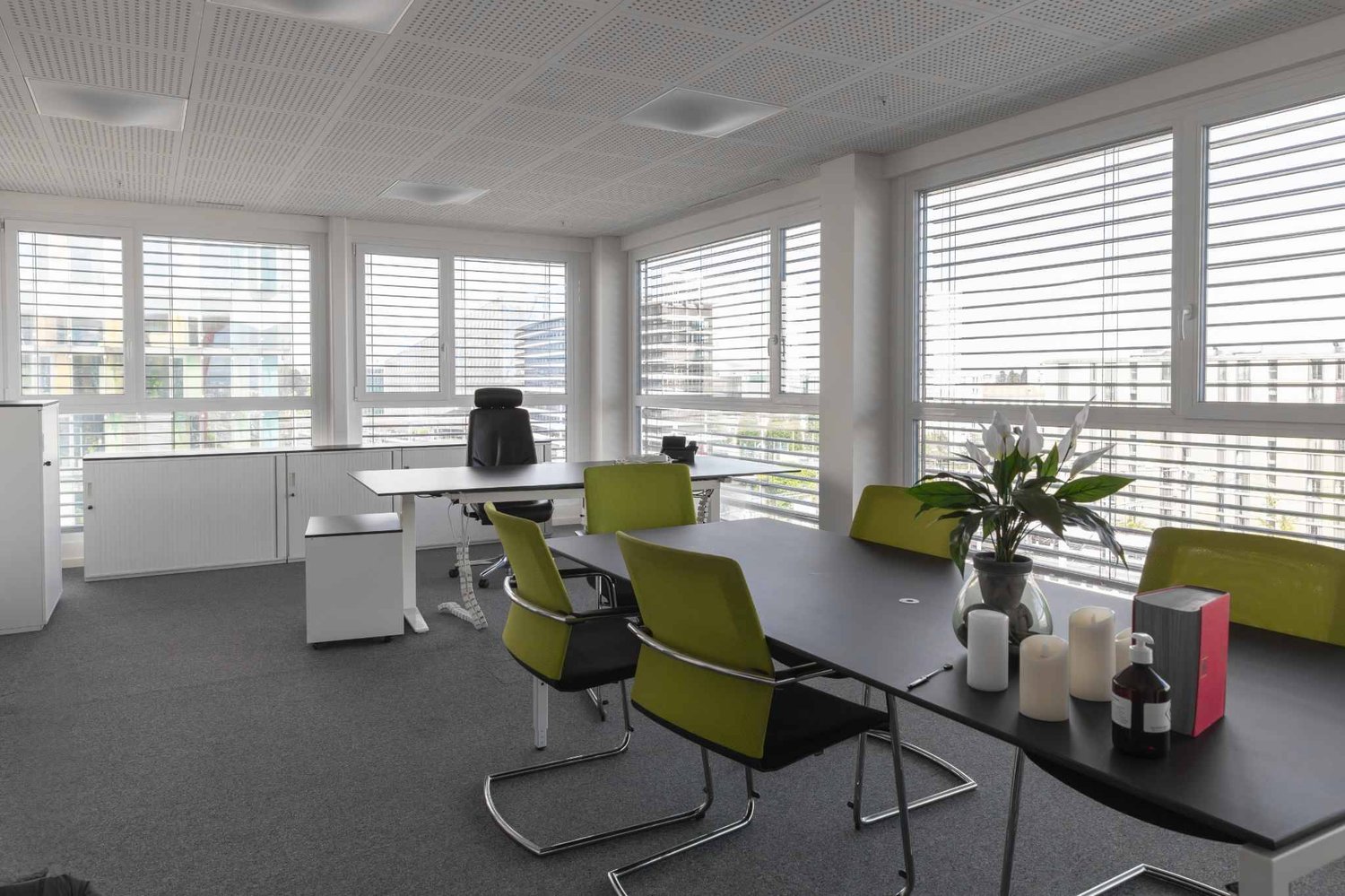 467m² Büro, Foto 3 von 6