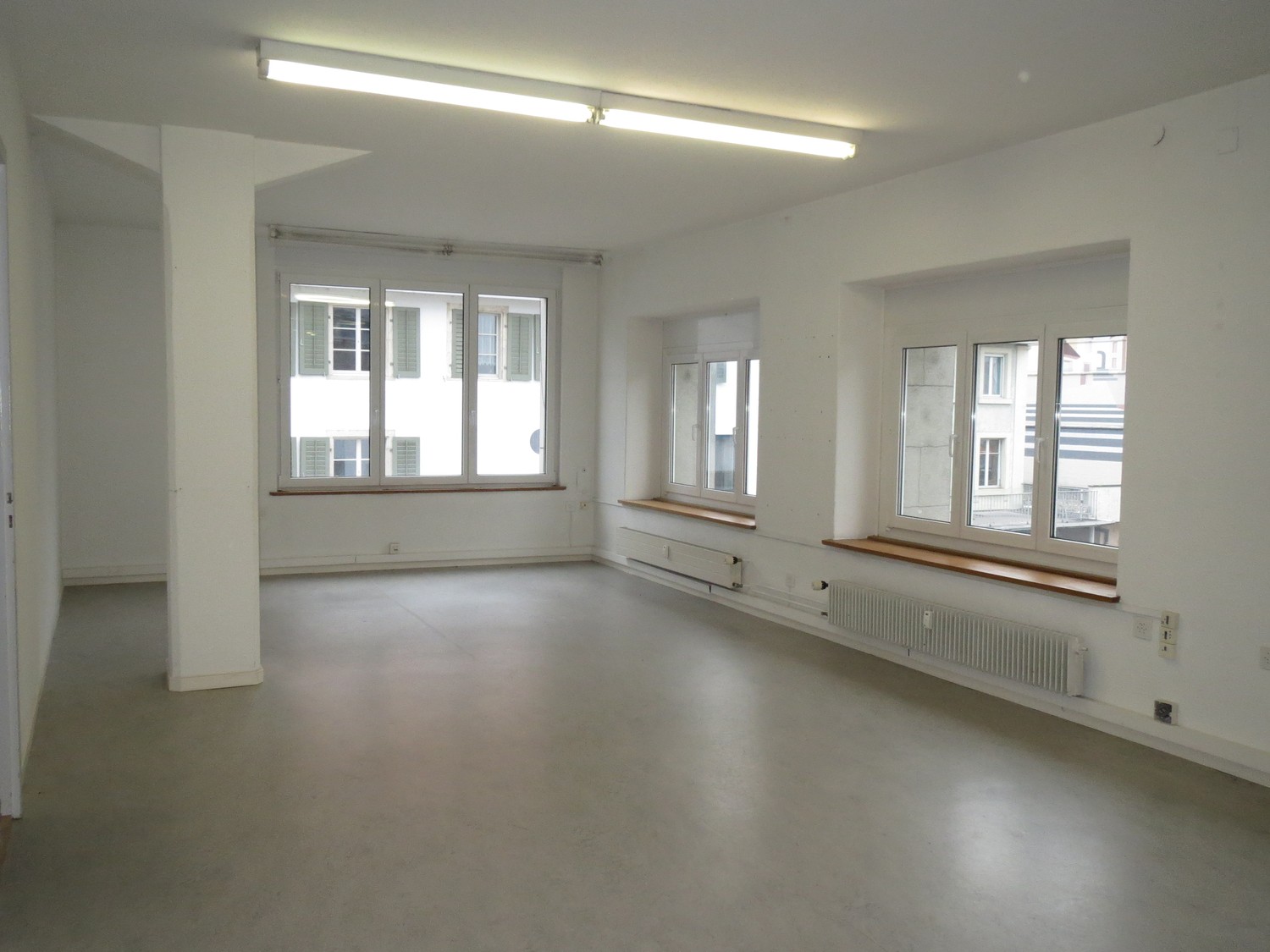 Office, Foto 2 von 2