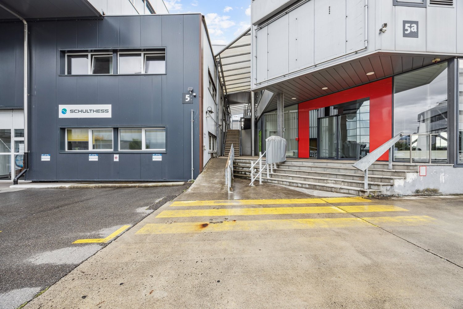 1000m² commercial