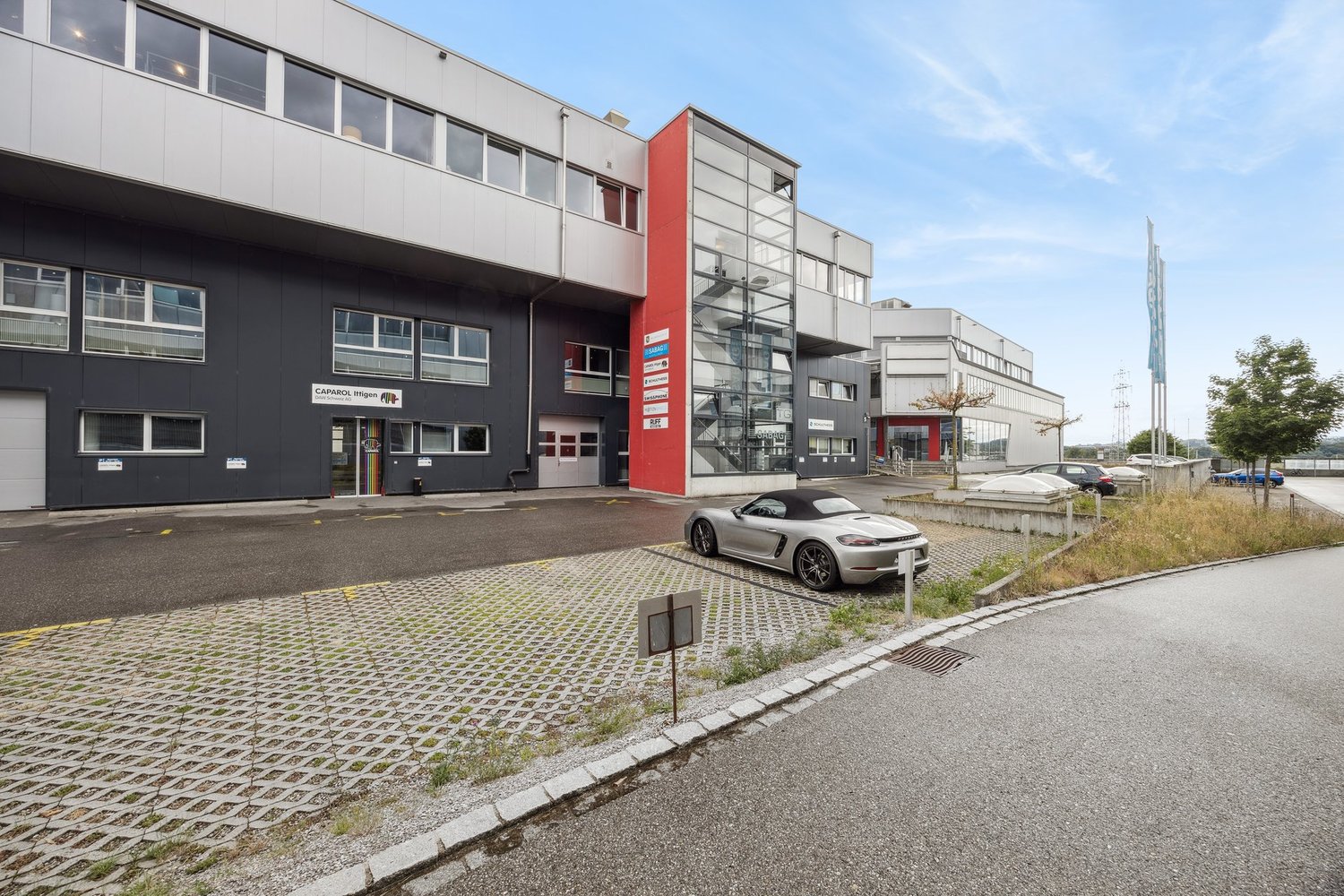 1000m² commercial