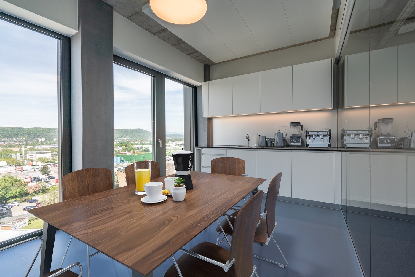 256m² office