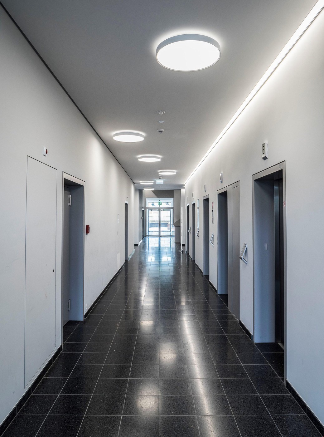 256m² office