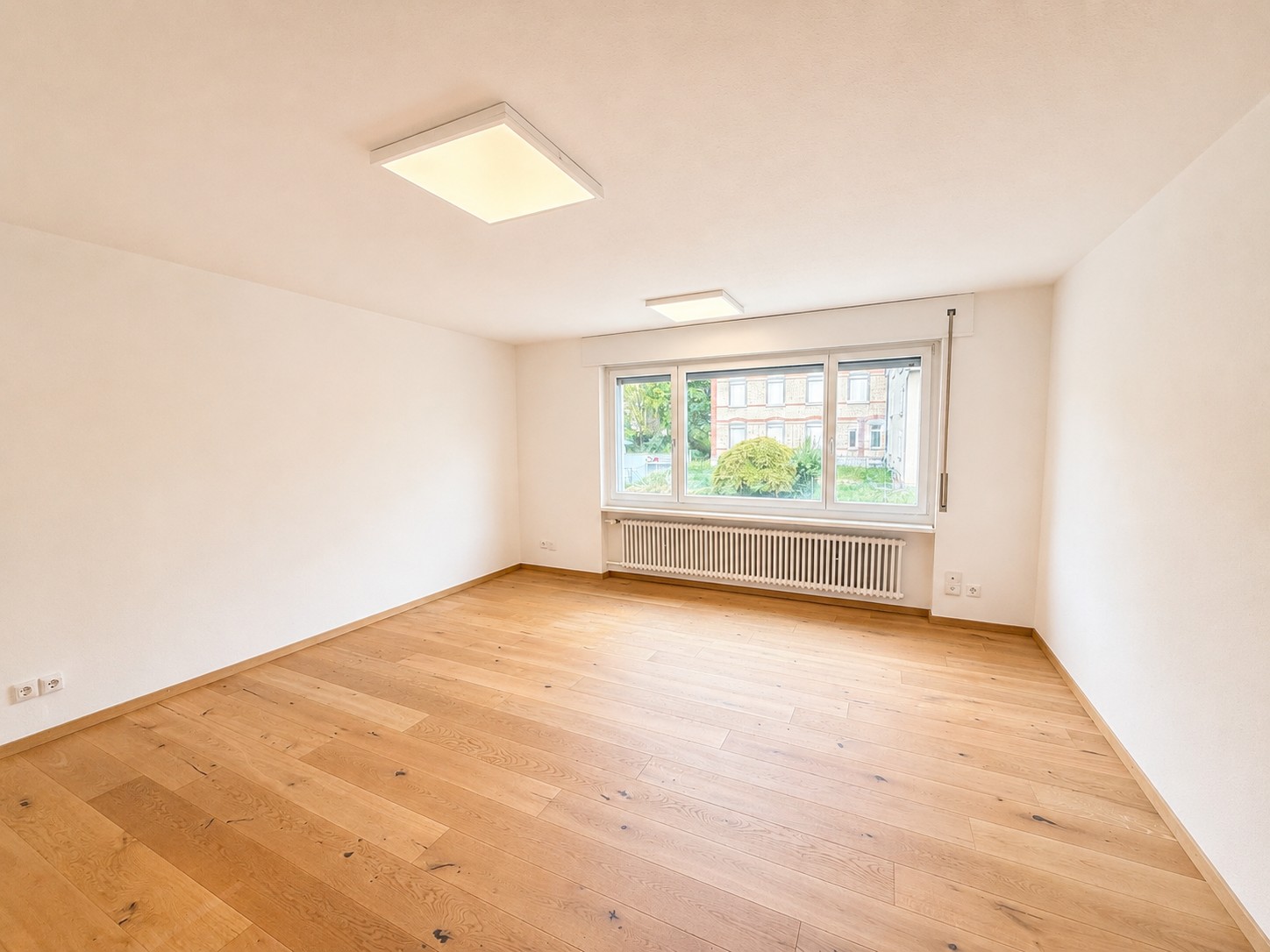 160m² shop
