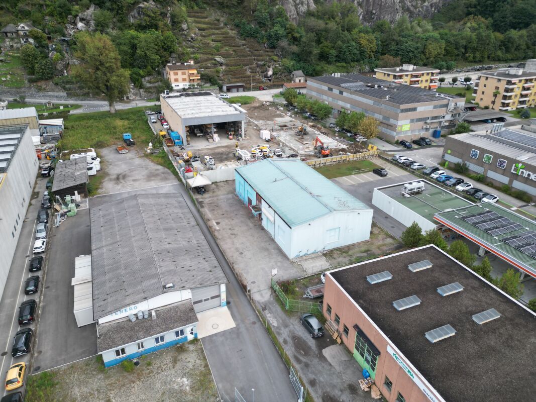 1316m² storage room