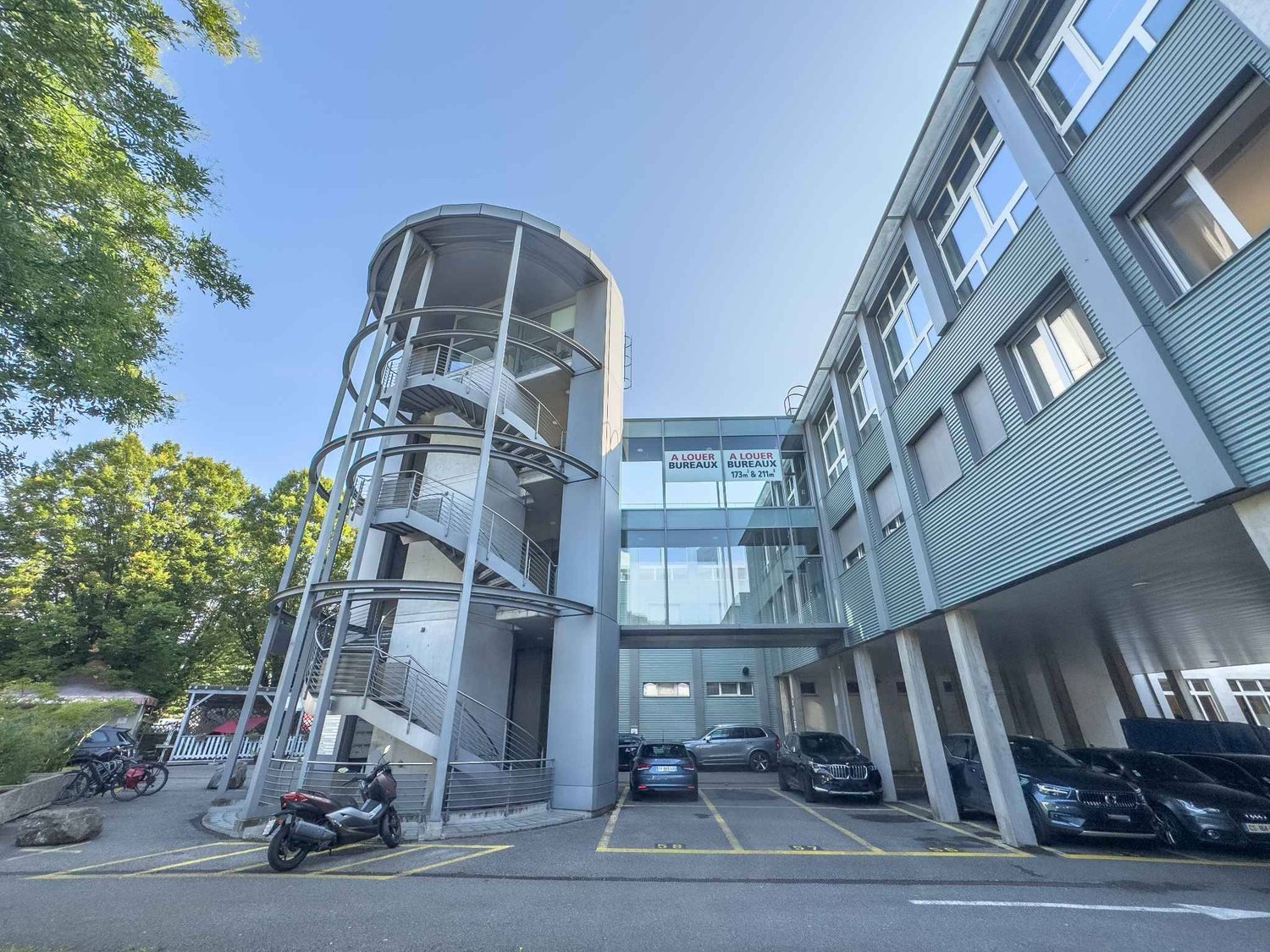 174m² commerciale