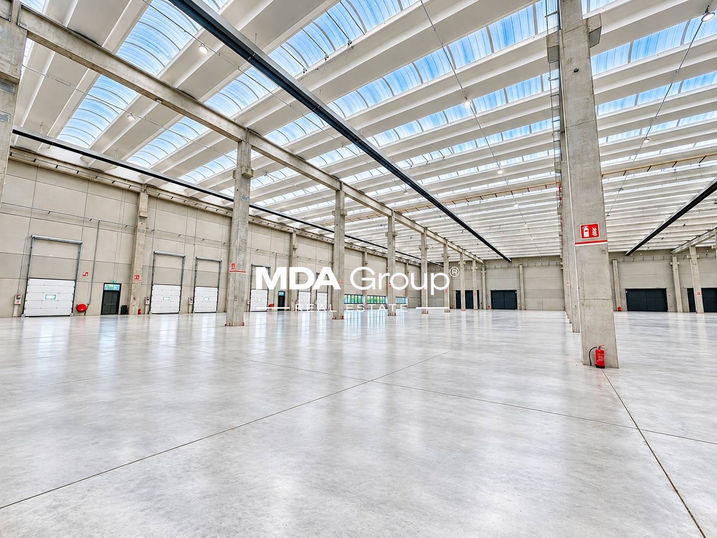 7000m² storage room, foto 1 di 4