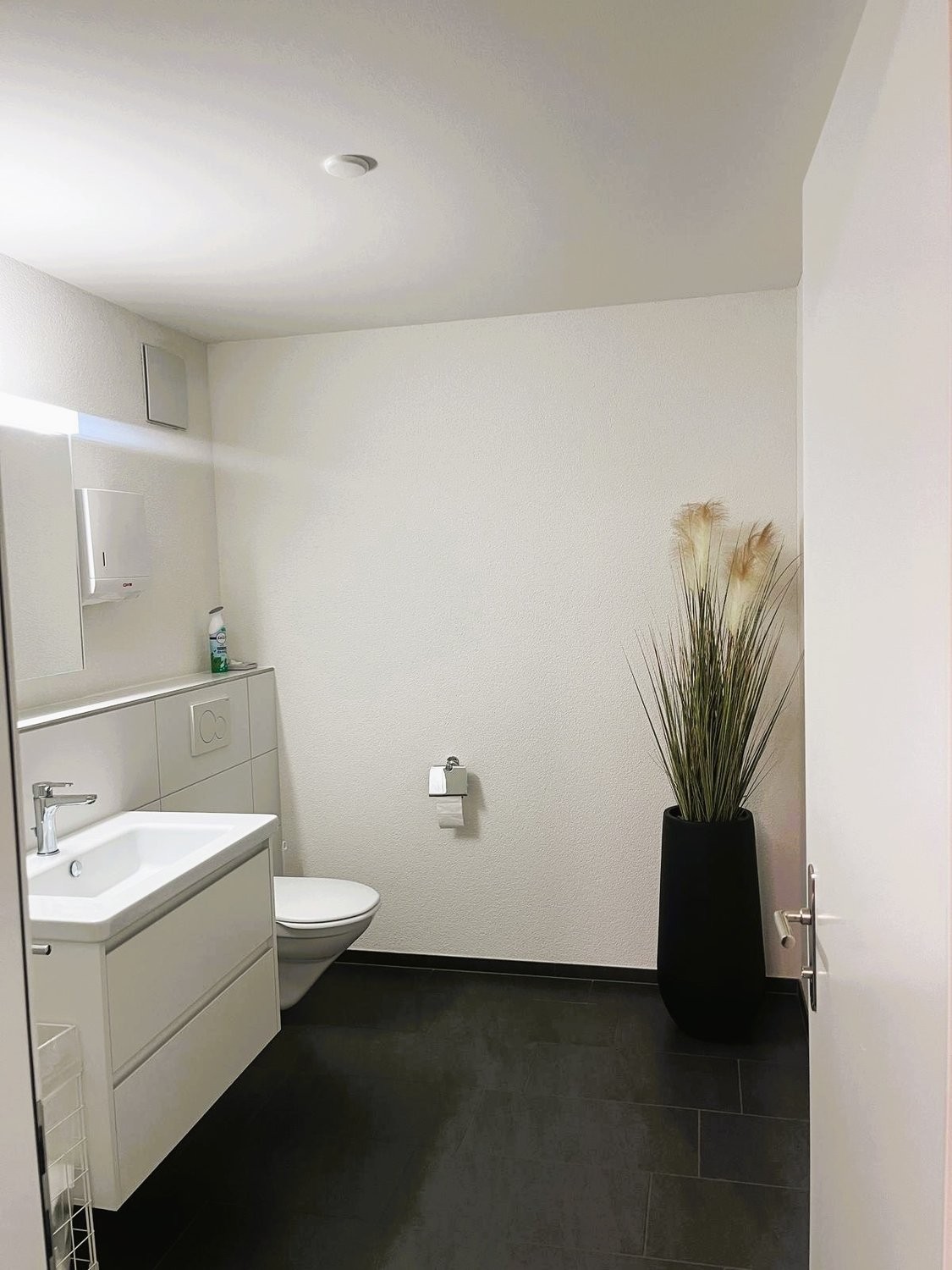 236m² office