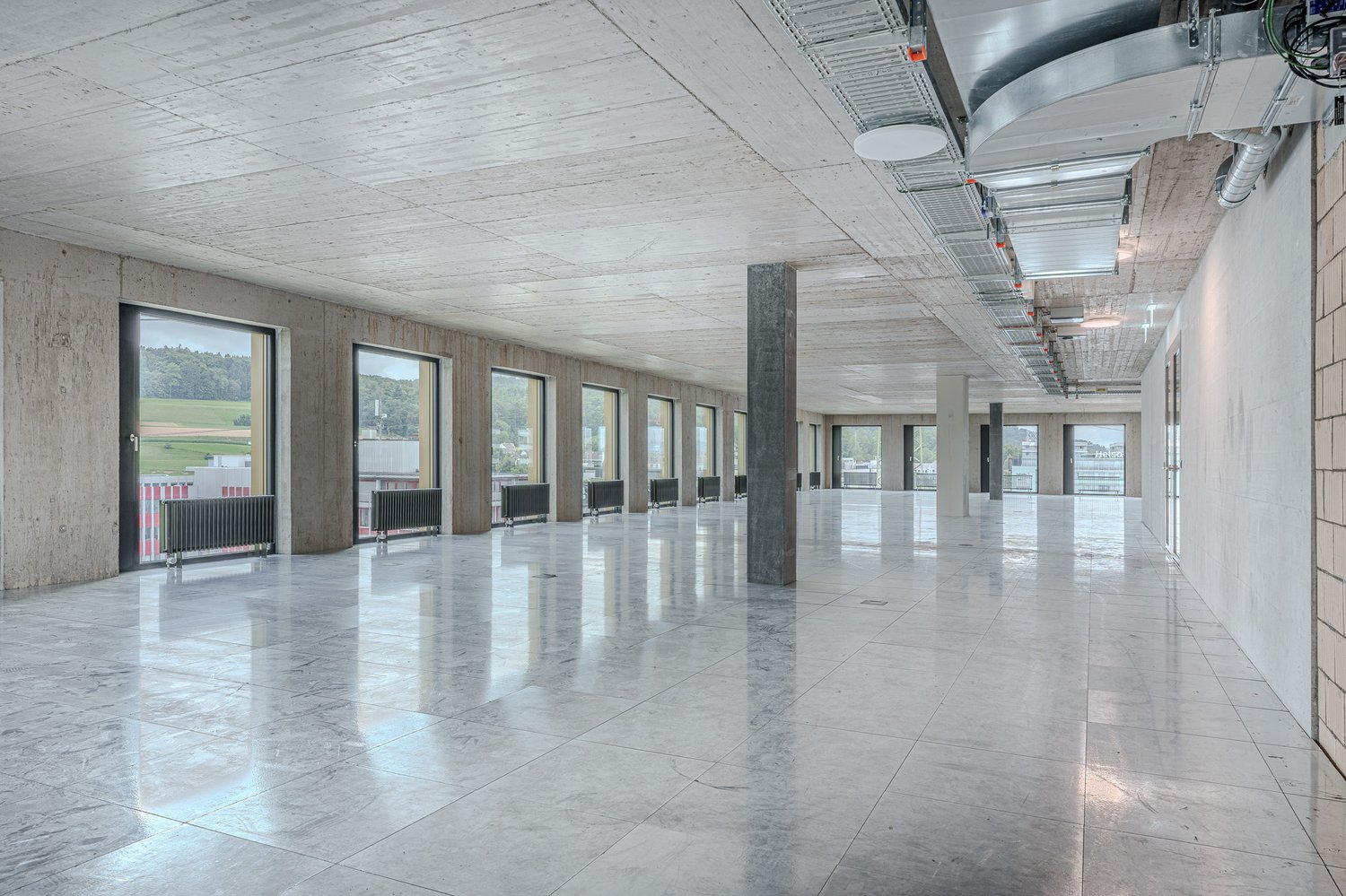 885m² office