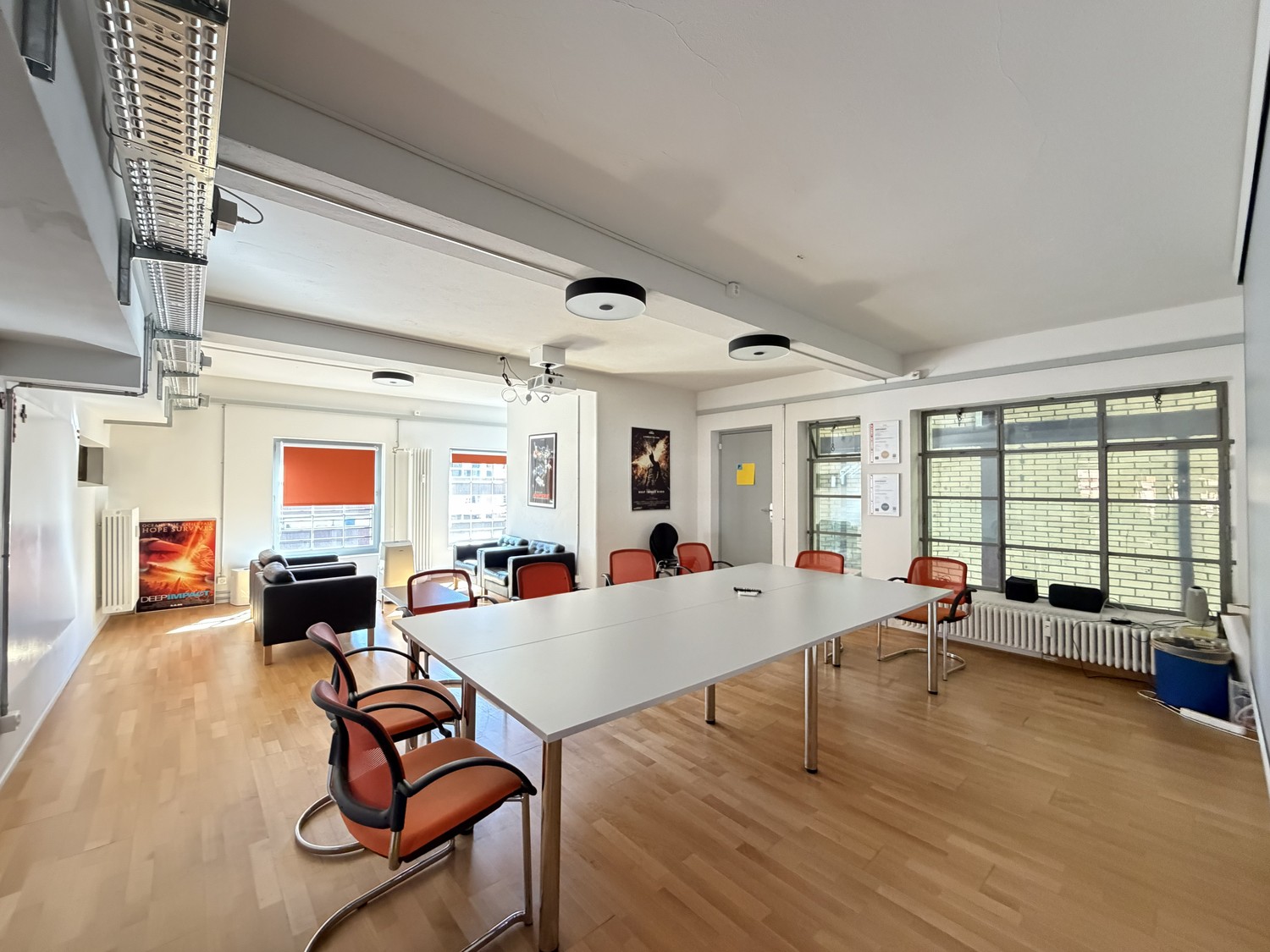 673m² office