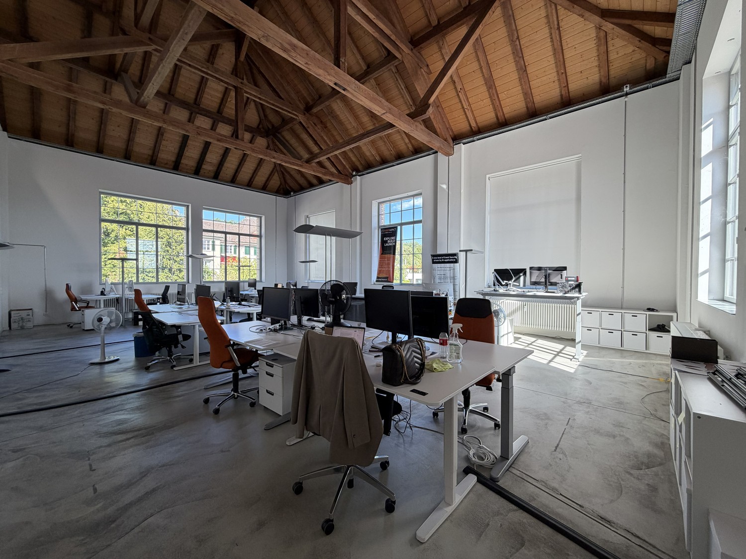 673m² office