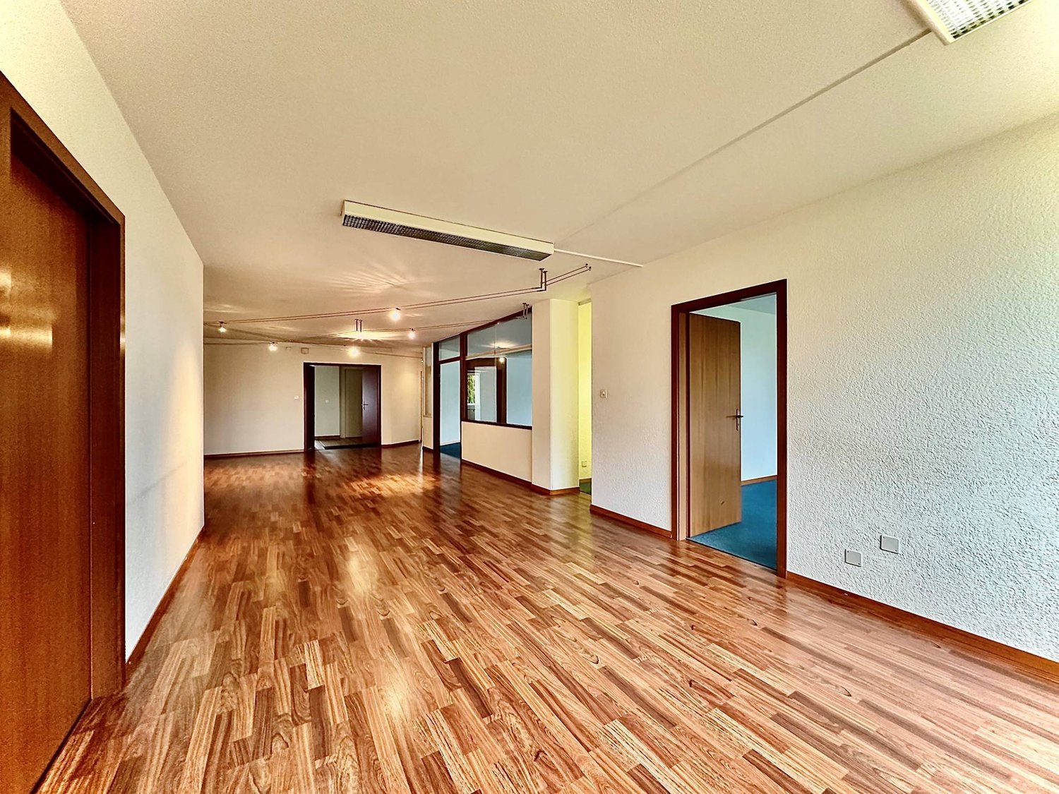 186m² Büro, Foto 6 von 8