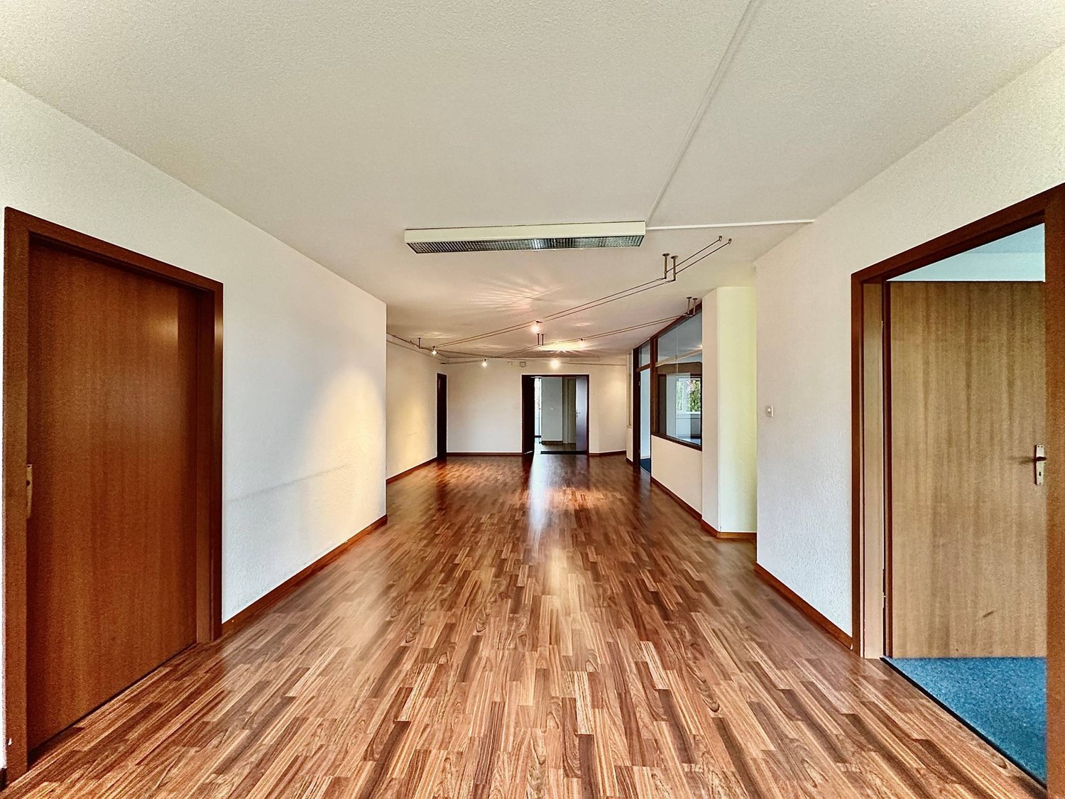 186m² Büro, Foto 4 von 8