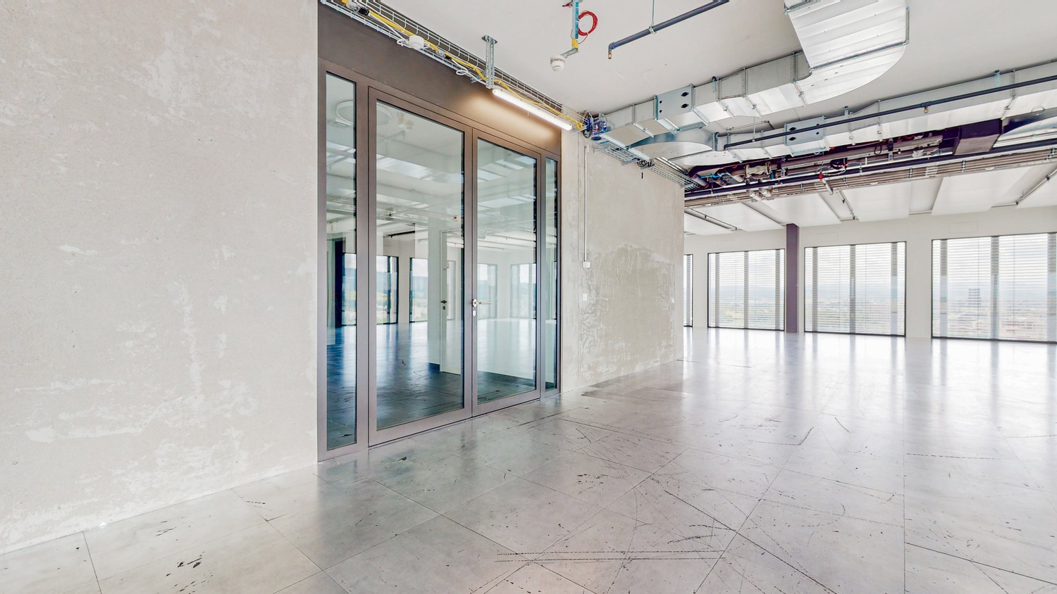 738-4400m² office