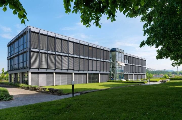 75m² commercial