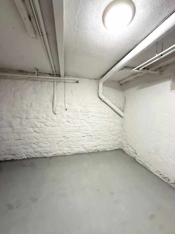Storage room, Foto 1 von 2