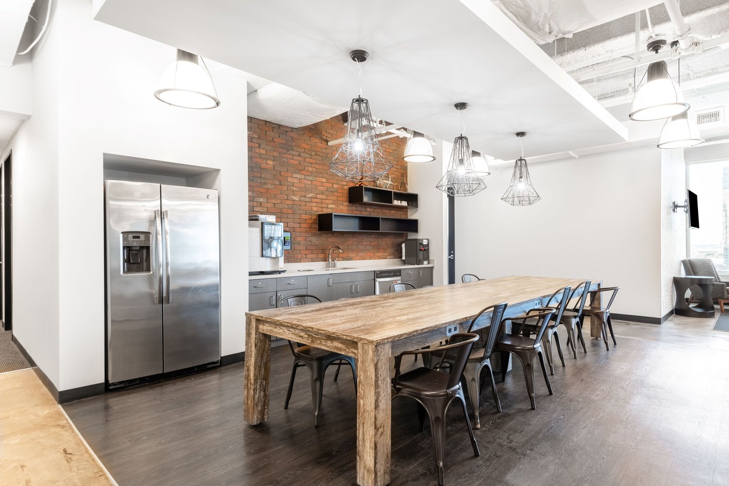 60m² office