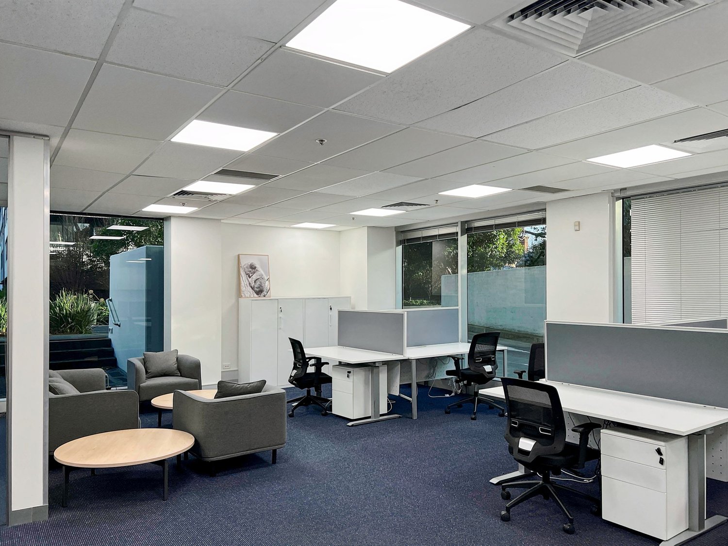 60m² office
