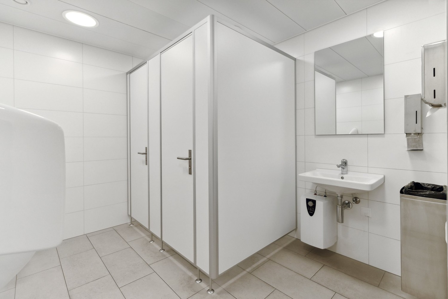 270m² office