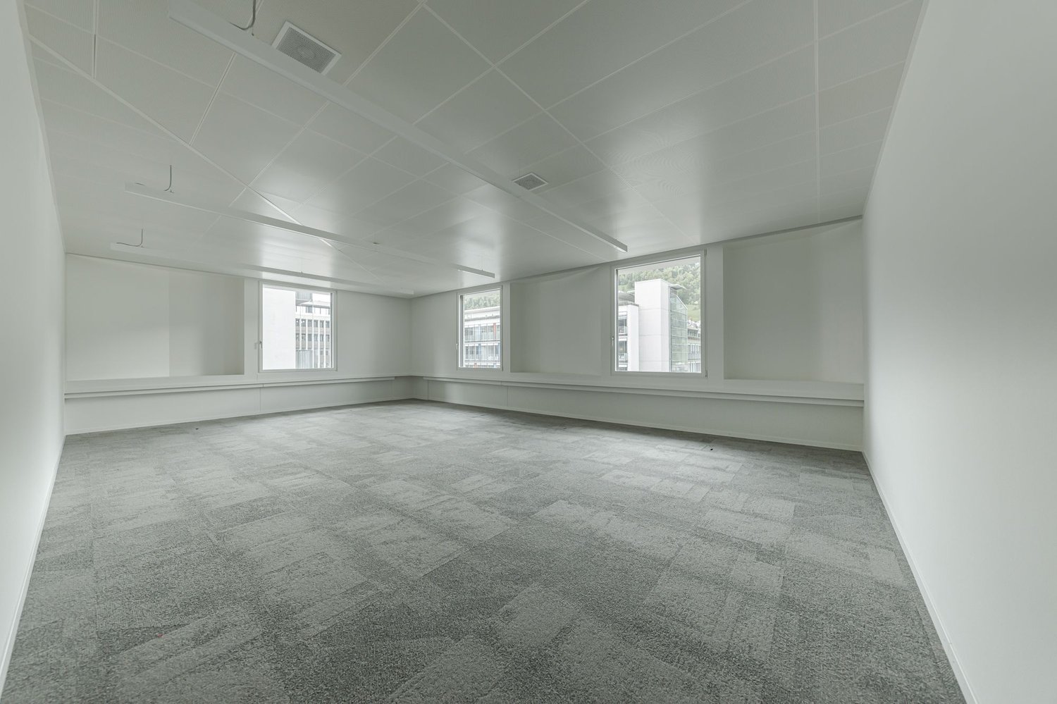 30m² office