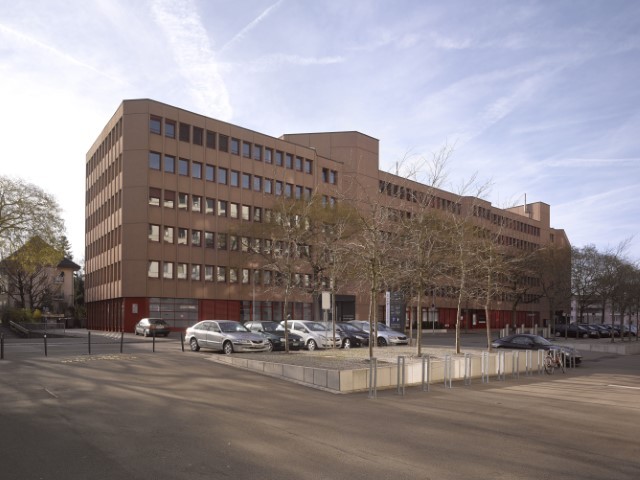 480m² office, photo 1 of 9
