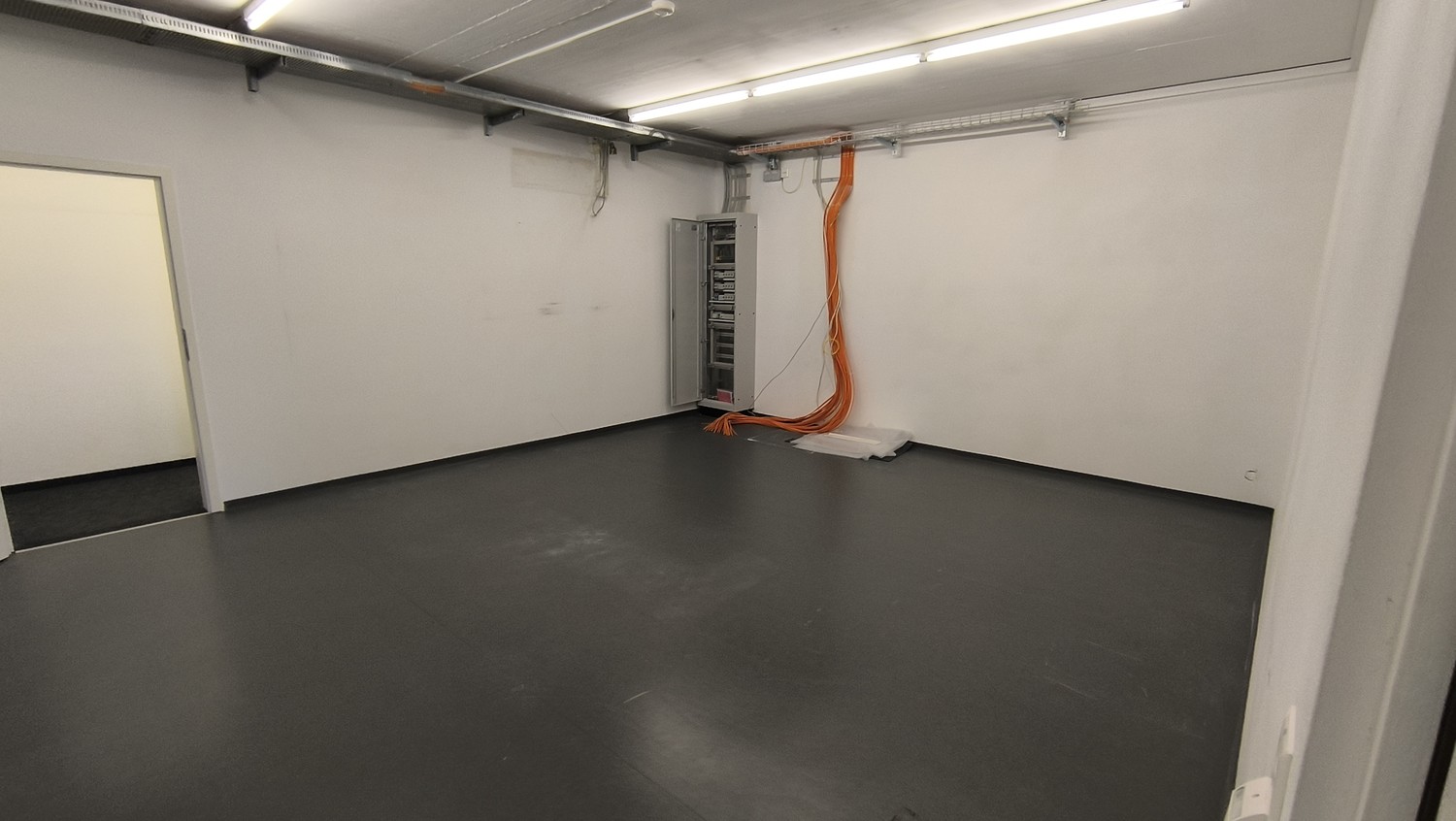 480m² office, photo 8 of 9