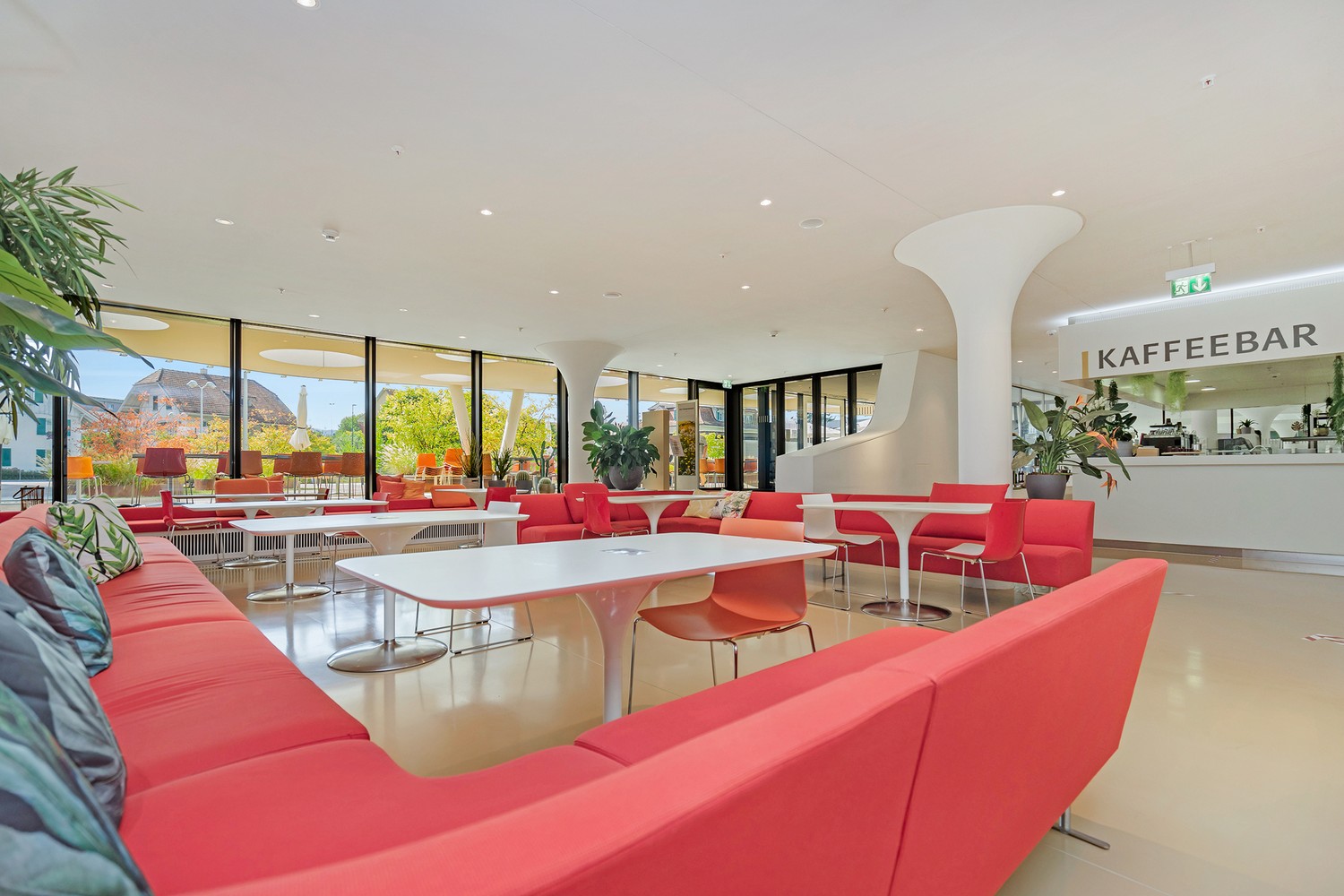 2485m² office