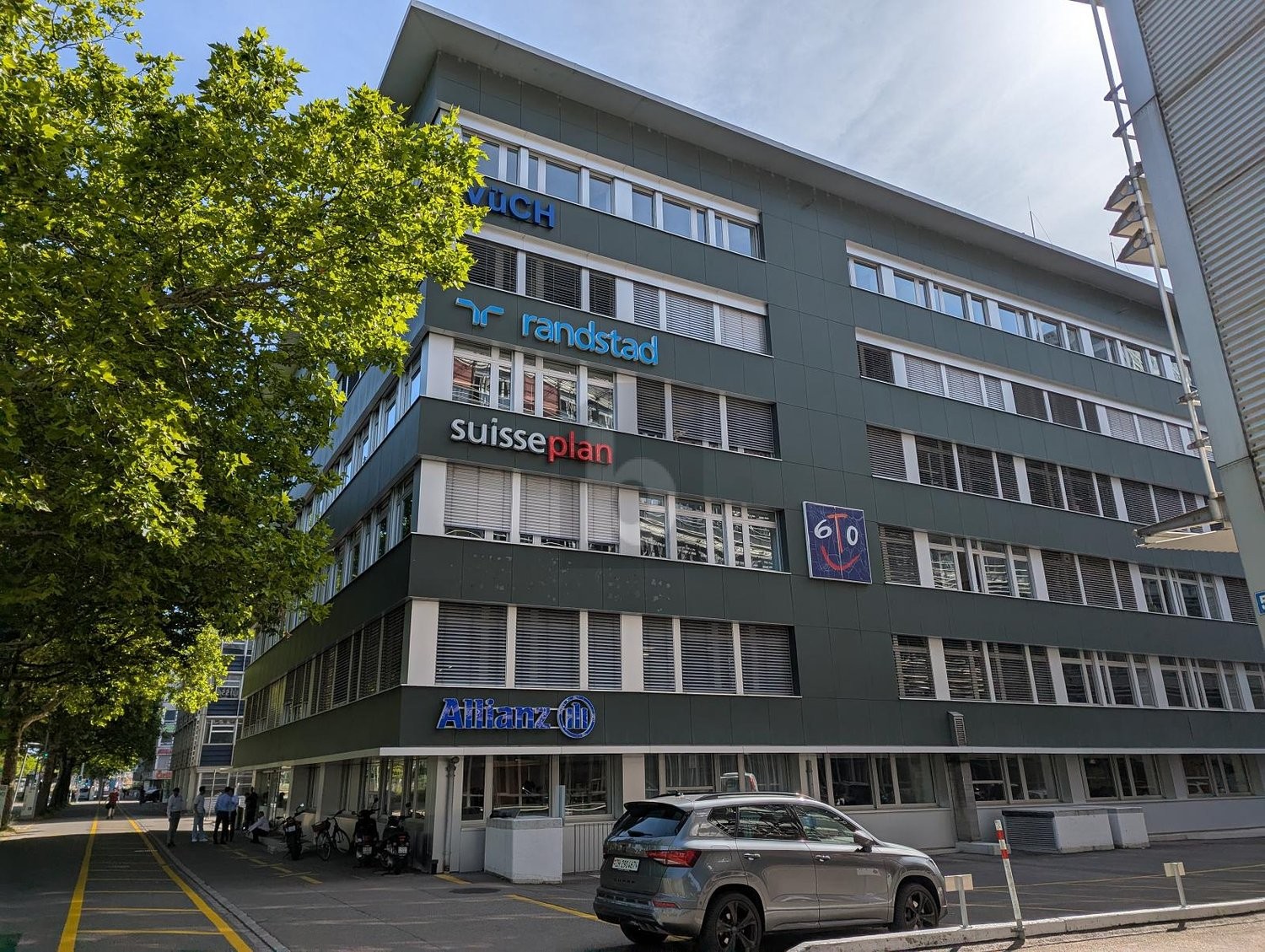 837m² office