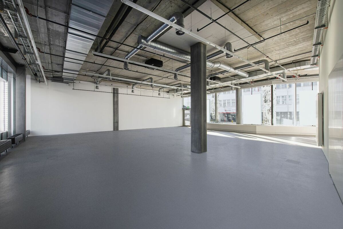 622m² shop