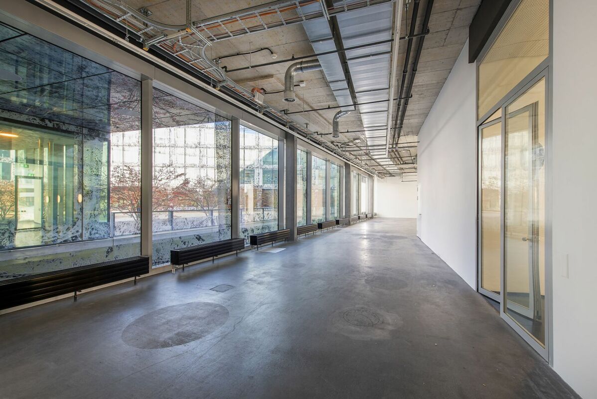 622m² shop
