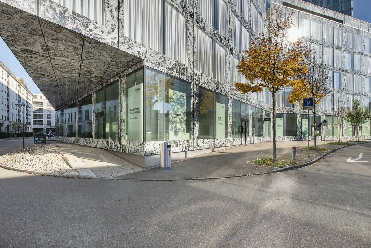 622m² shop