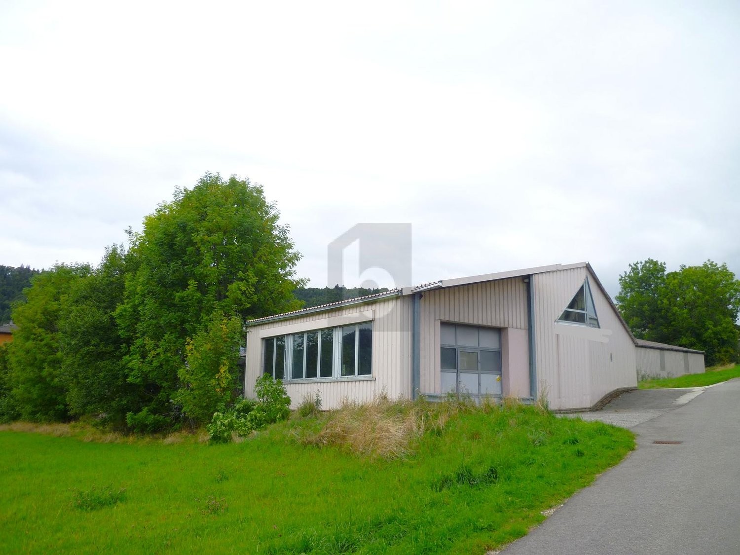 400m² Industrieobjekt, Foto 1 von 4
