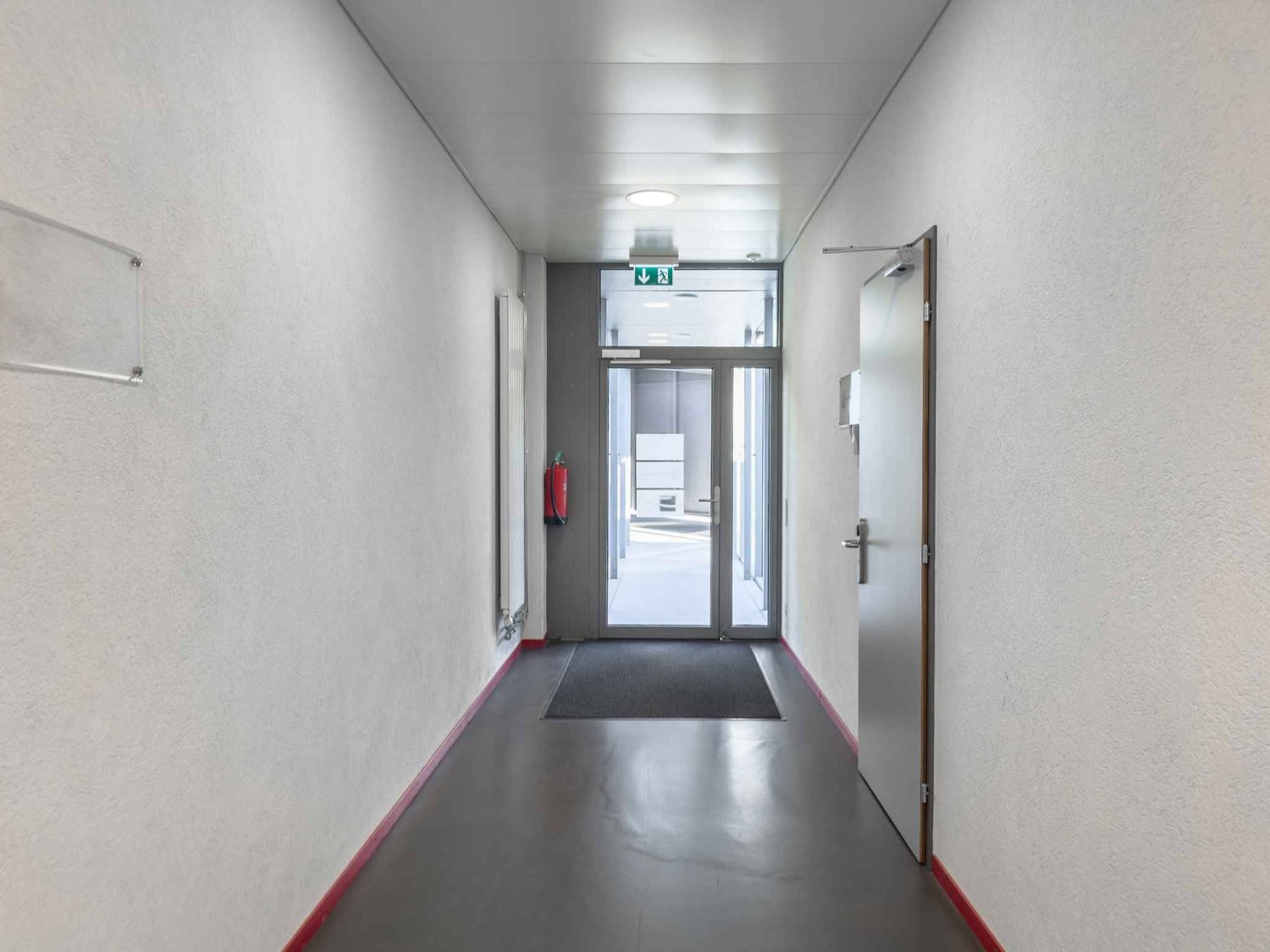174m² office
