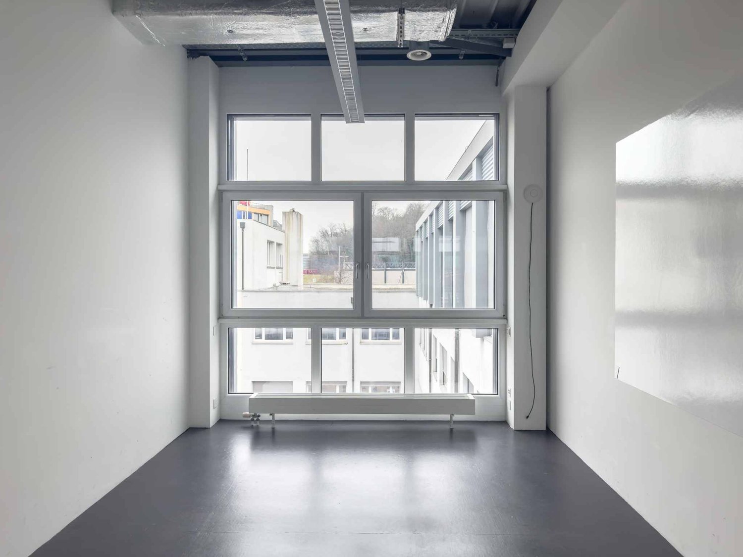 174m² office