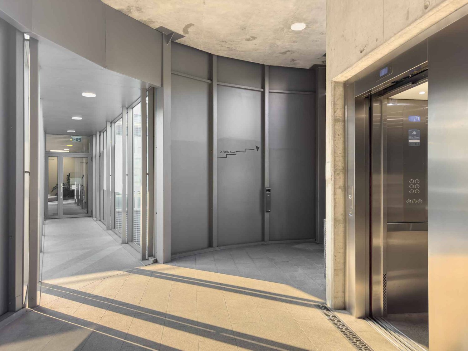 174m² office