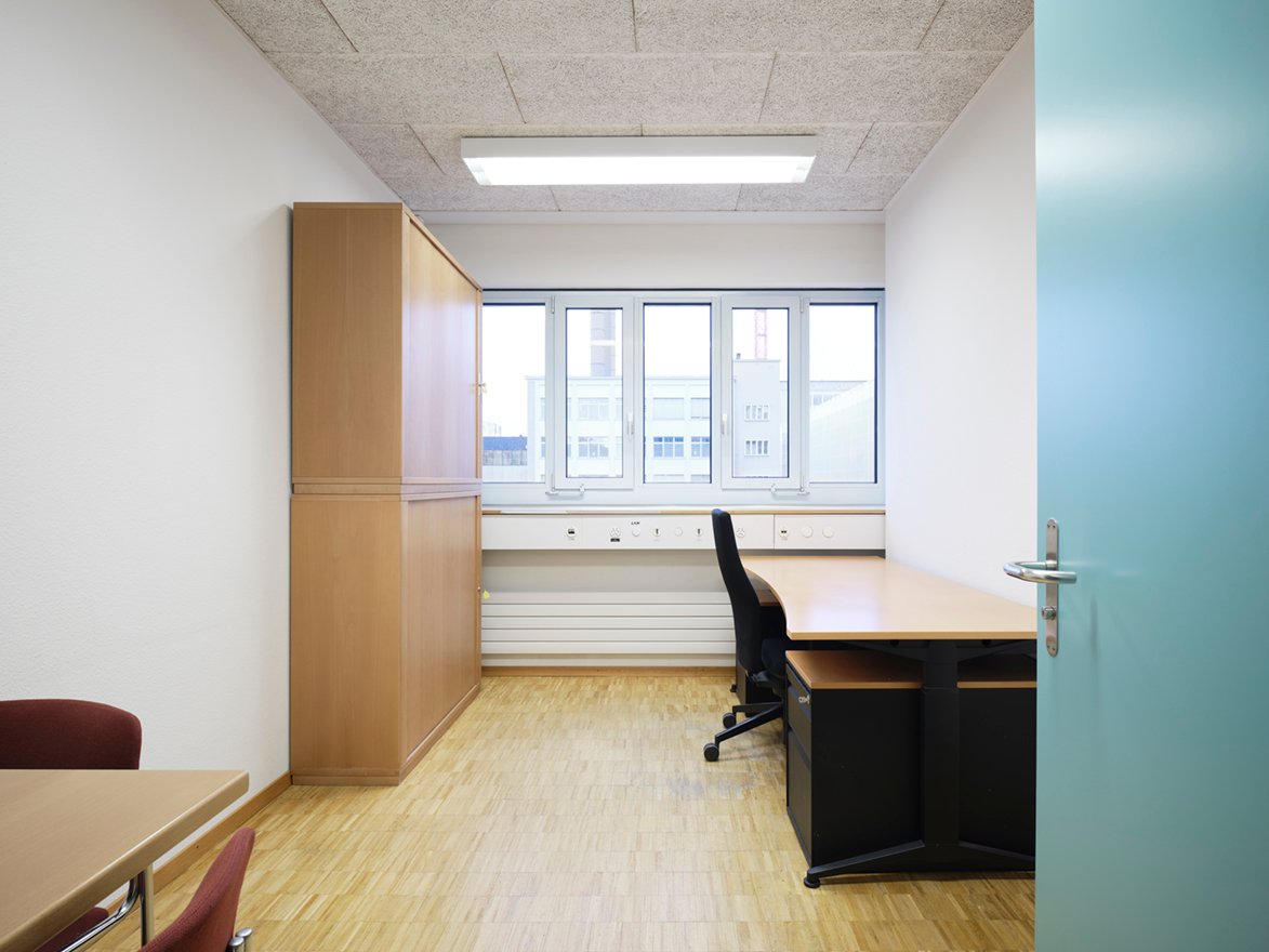 300m² commercial