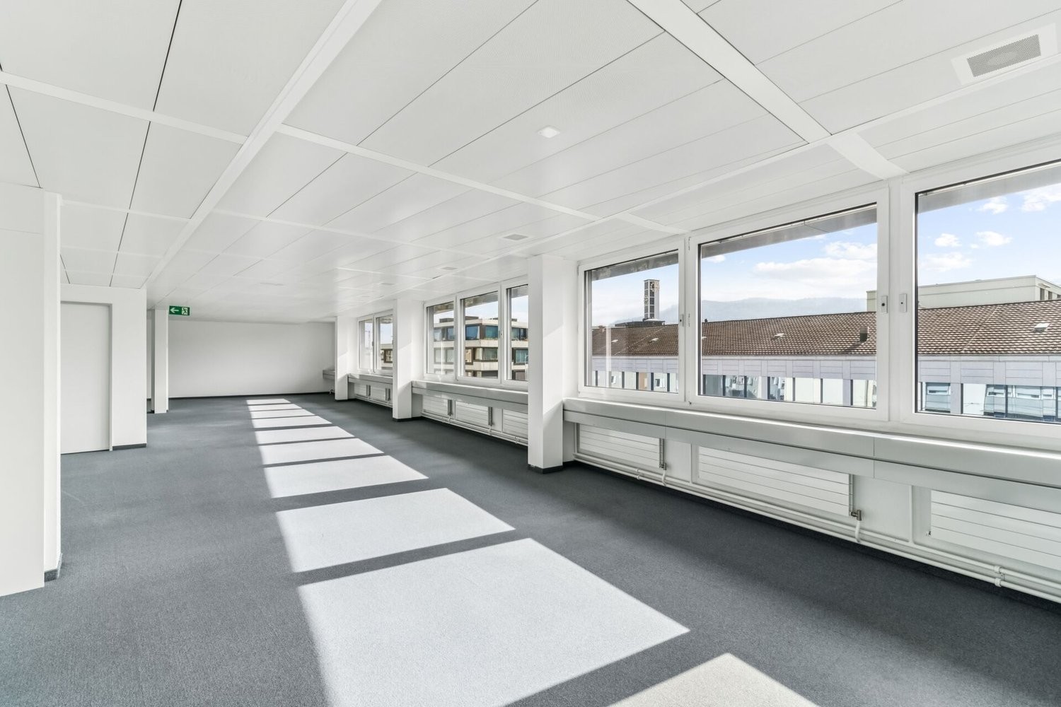 681m² ufficio, foto 2 di 10